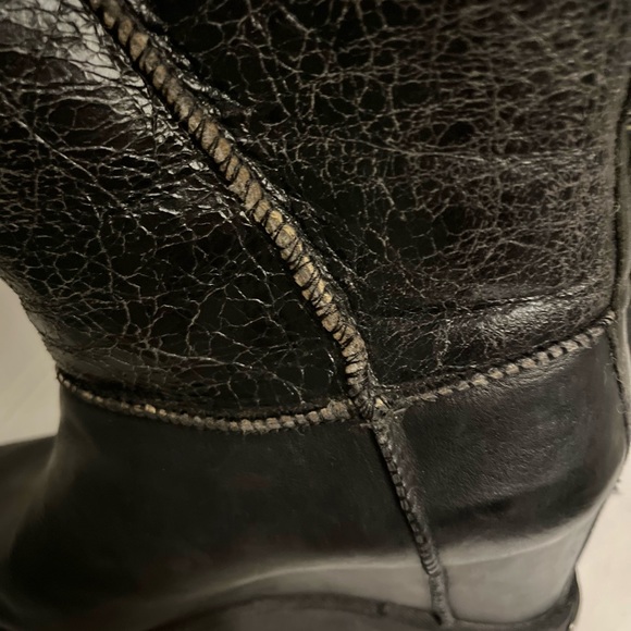 UGG/Koolaburra black leather boots with sheepskin. Size 9 great.. - Picture 13 of 13